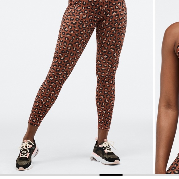 ✨ Fabletics Leopard Matching Workout Set - Picture 9 of 12